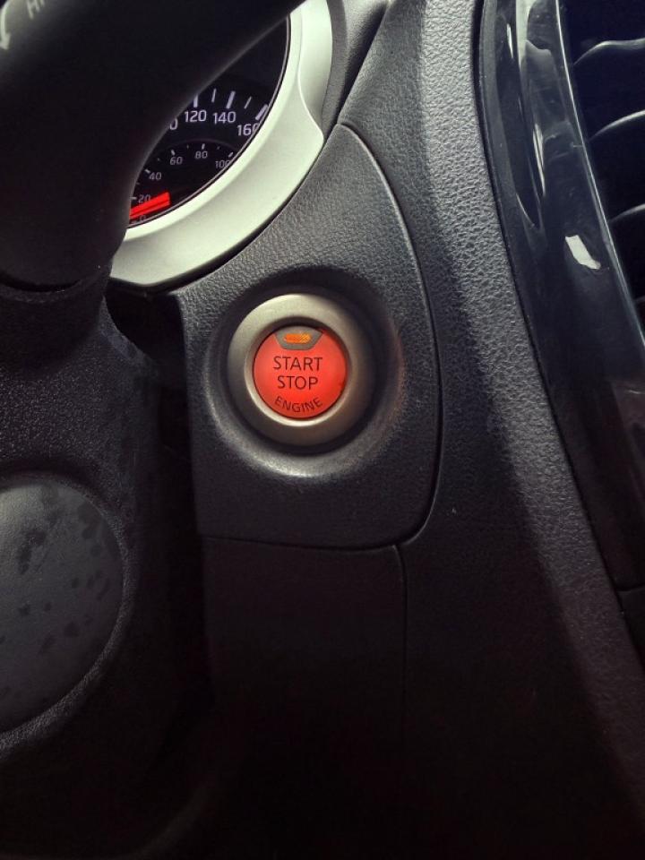 2011 Nissan Juke SL 4dr fwd CVT Photo