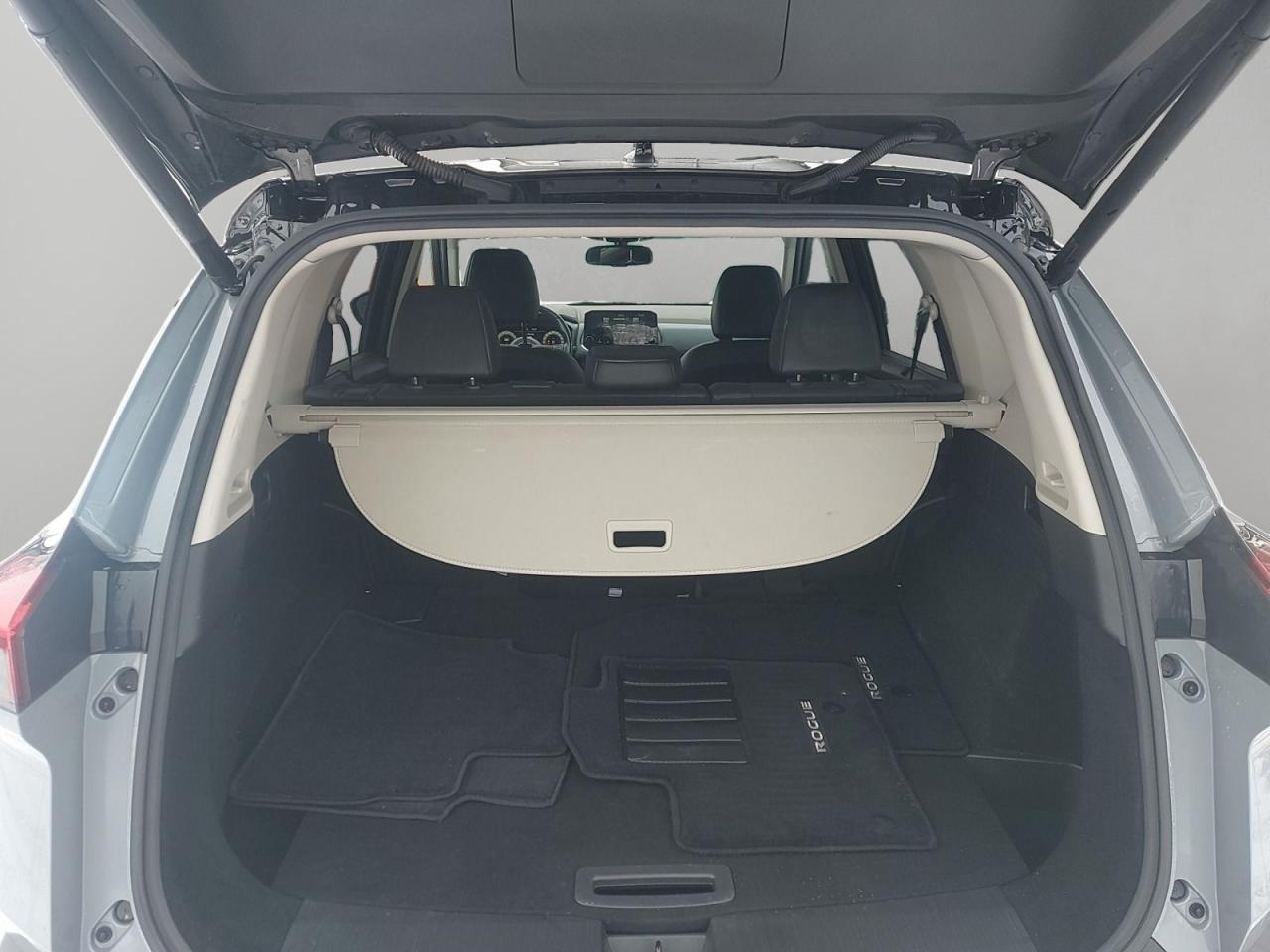 2021 Nissan Rogue Platinum Photo