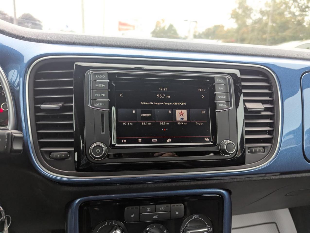 2018 Volkswagen Beetle Trendline  GREAT GAS MILEAGE!! Photo