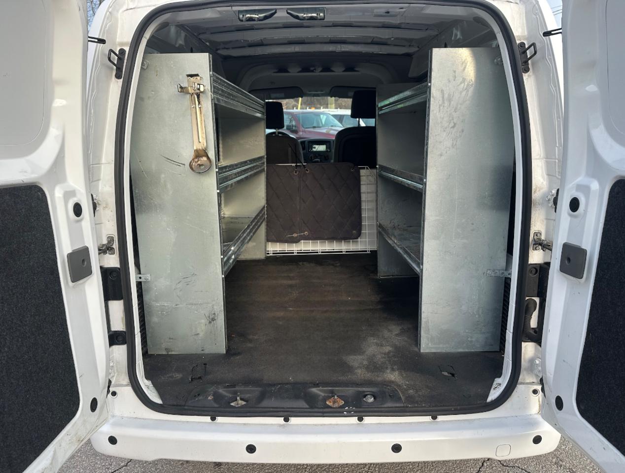 2018 Nissan NV200 SV Photo4