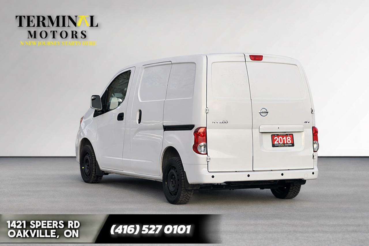 2018 Nissan NV200 SV Photo2