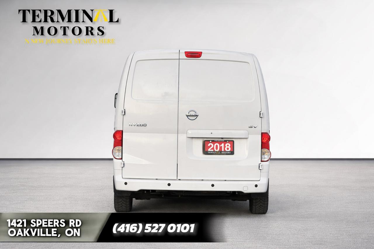 2018 Nissan NV200 SV Photo3
