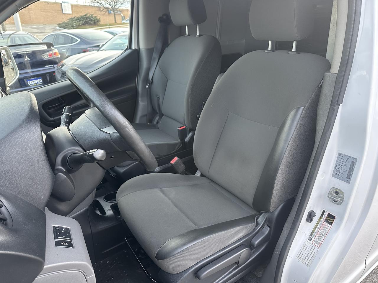 2018 Nissan NV200 SV Photo