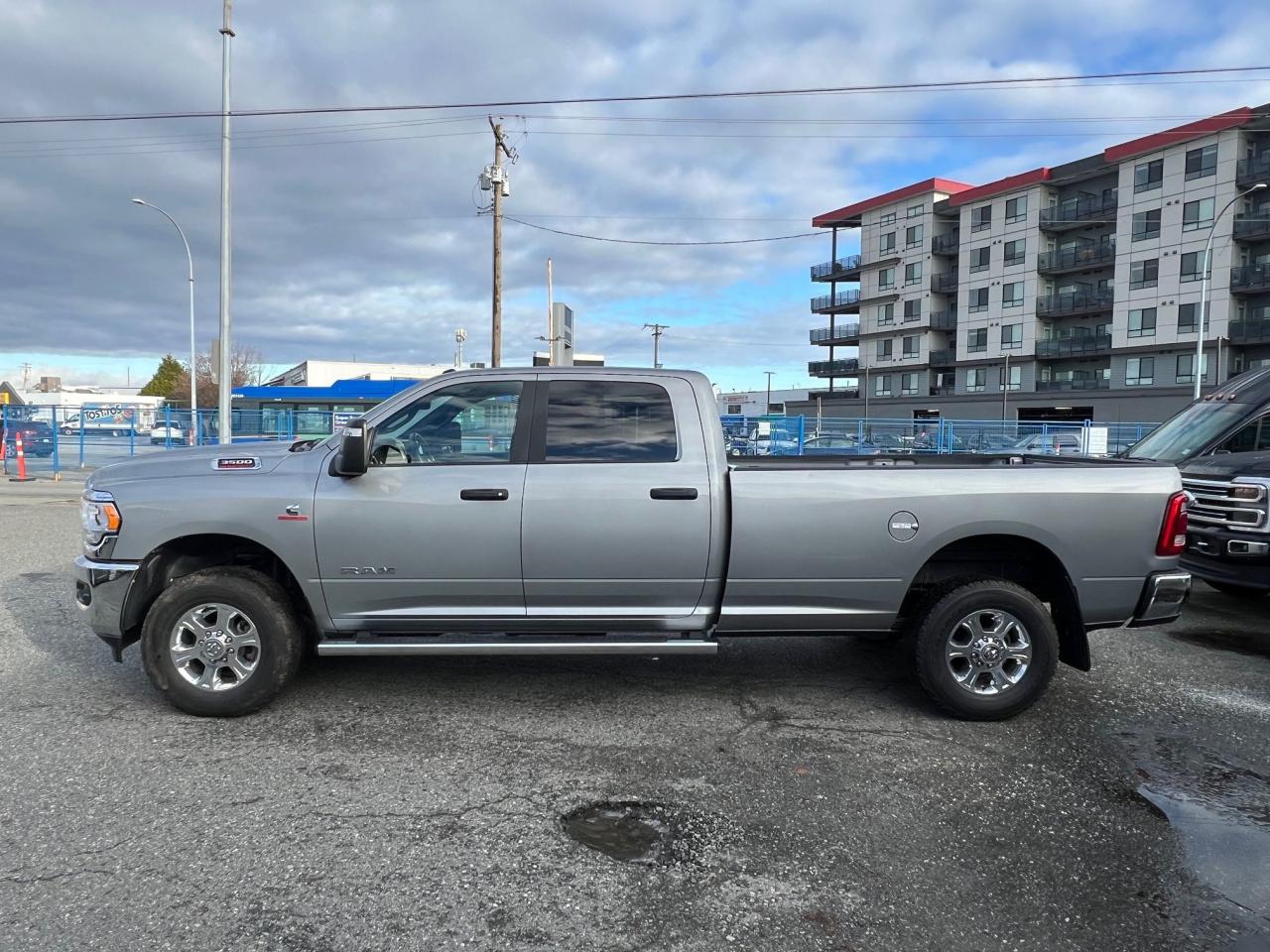 2024 RAM 3500 Big Horn 4x4 Crew Cab 8' Box Photo20