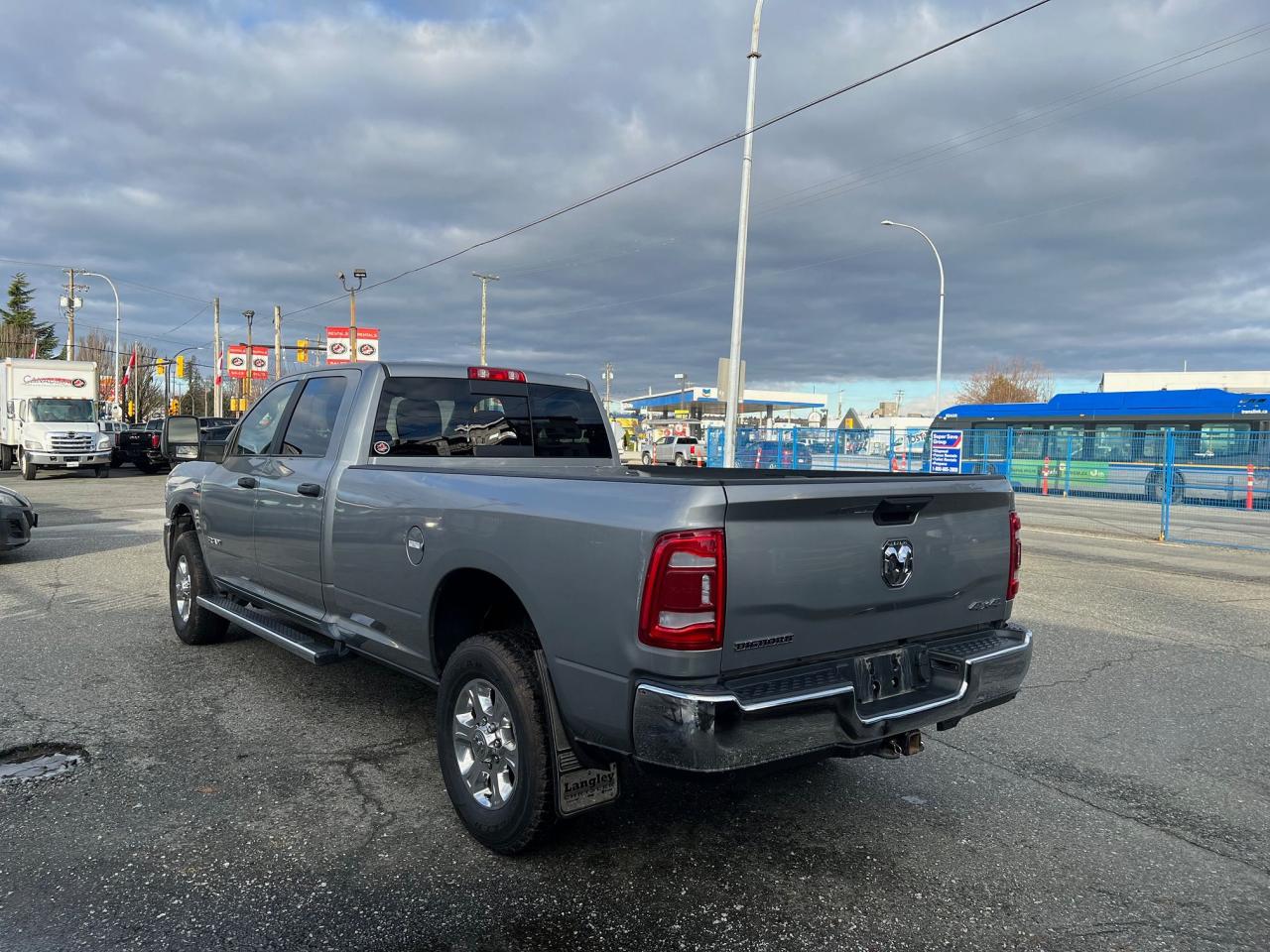 2024 RAM 3500 Big Horn 4x4 Crew Cab 8' Box Photo5