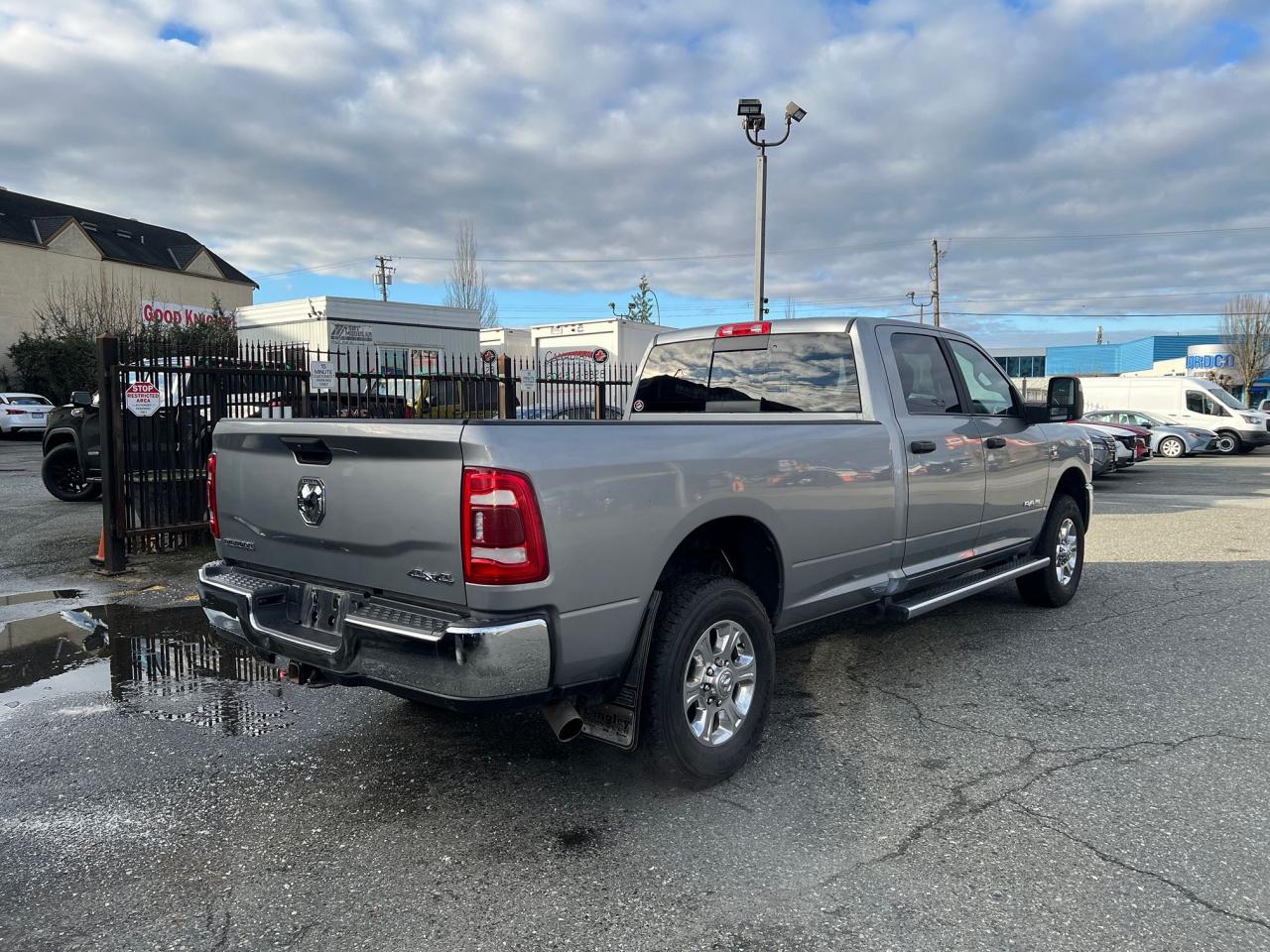 2024 RAM 3500 Big Horn 4x4 Crew Cab 8' Box Photo7