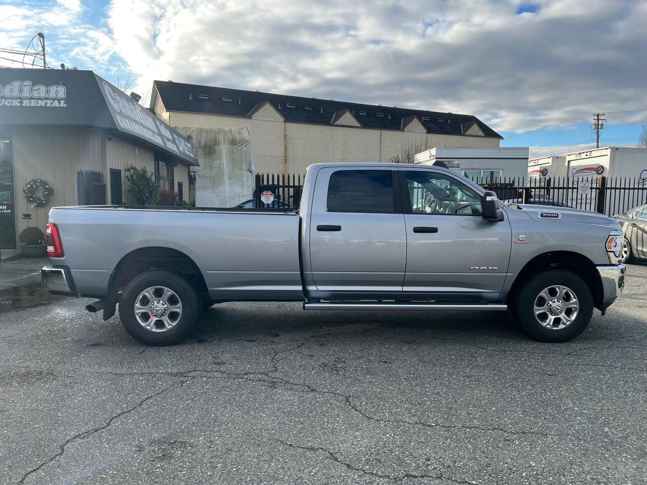 2024 RAM 3500 Big Horn 4x4 Crew Cab 8' Box Photo8