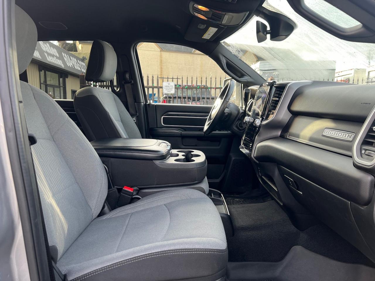 2024 RAM 3500 Big Horn 4x4 Crew Cab 8' Box Photo25