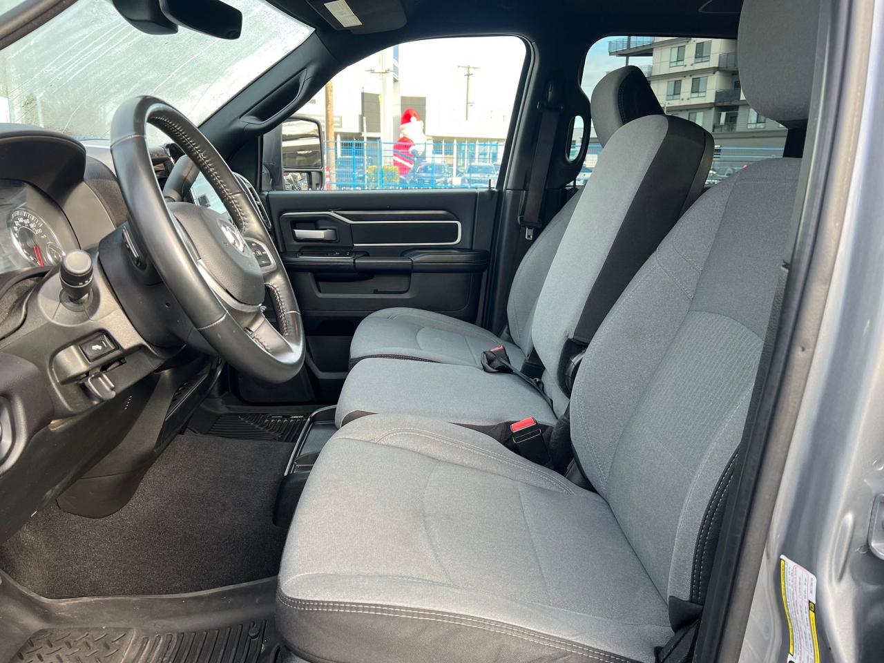 2024 RAM 3500 Big Horn 4x4 Crew Cab 8' Box Photo28