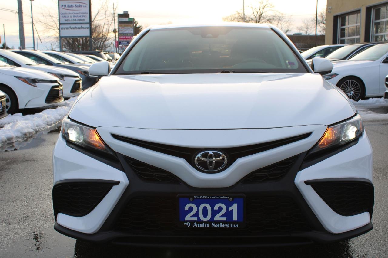 2021 Toyota Camry SE Photo