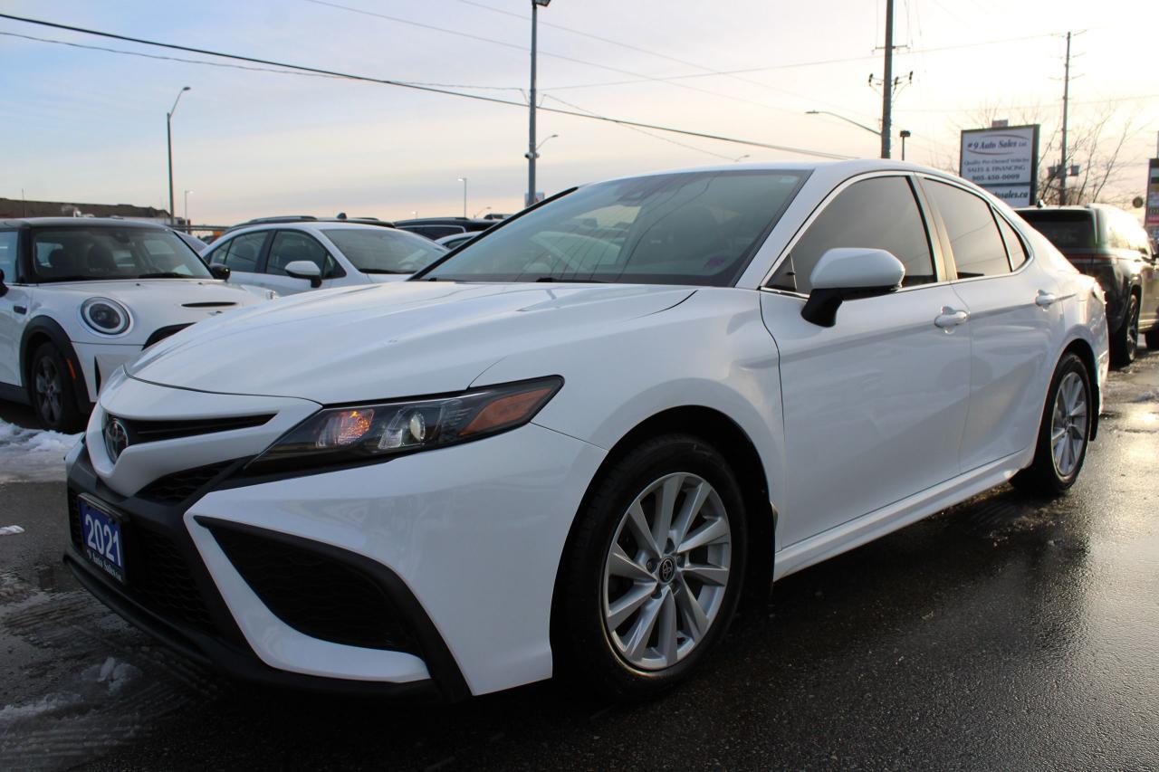 2021 Toyota Camry SE Photo2