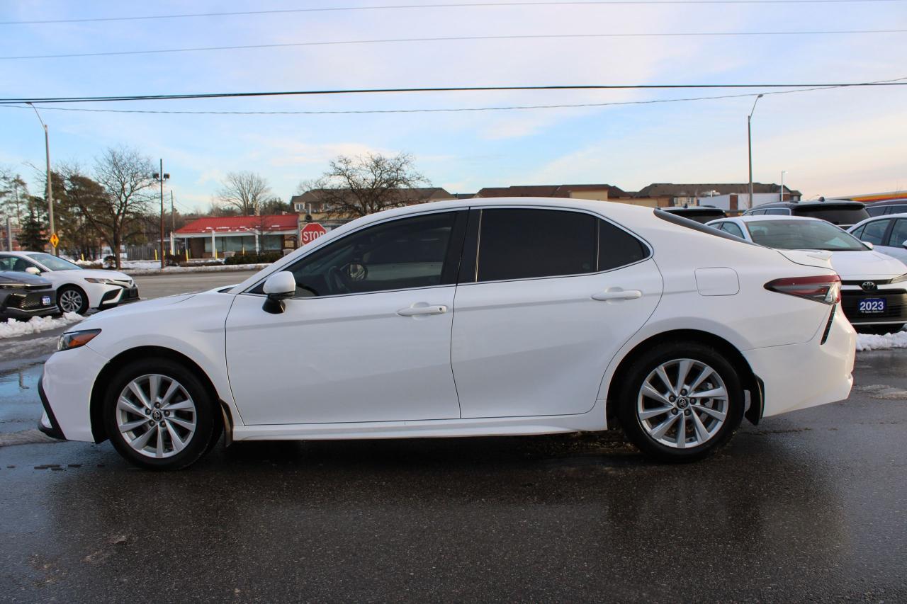 2021 Toyota Camry SE Photo3