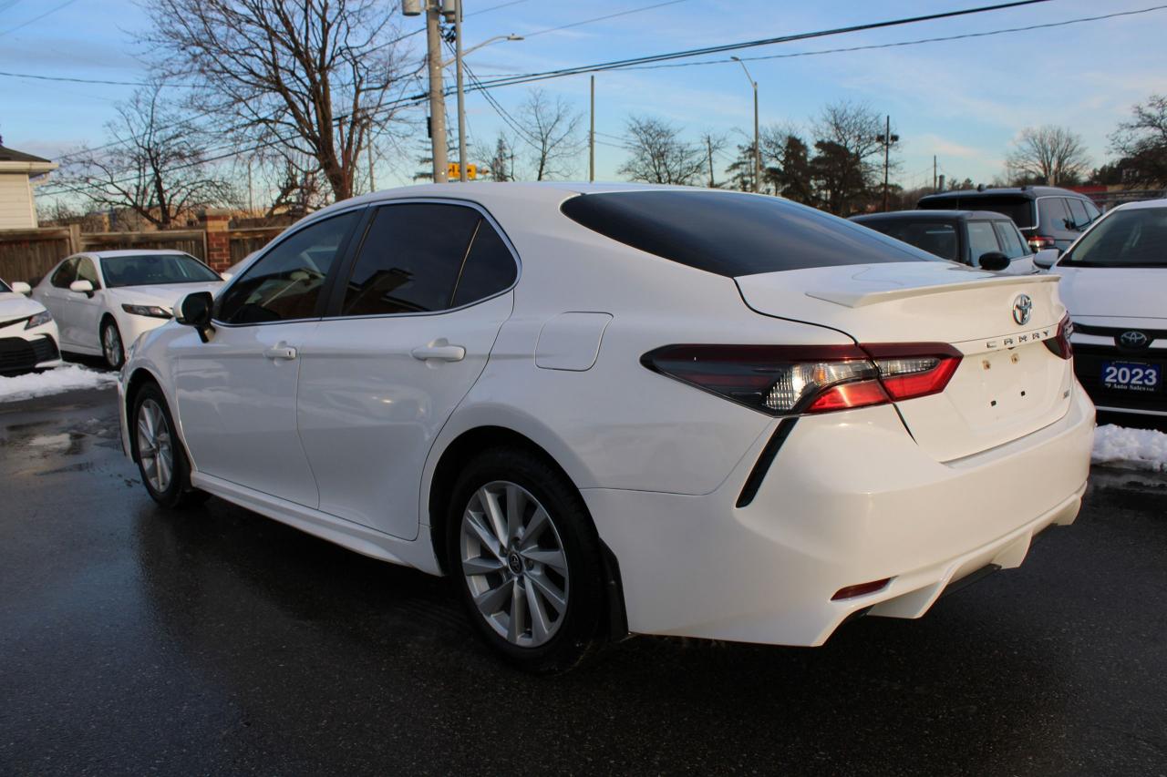 2021 Toyota Camry SE Photo