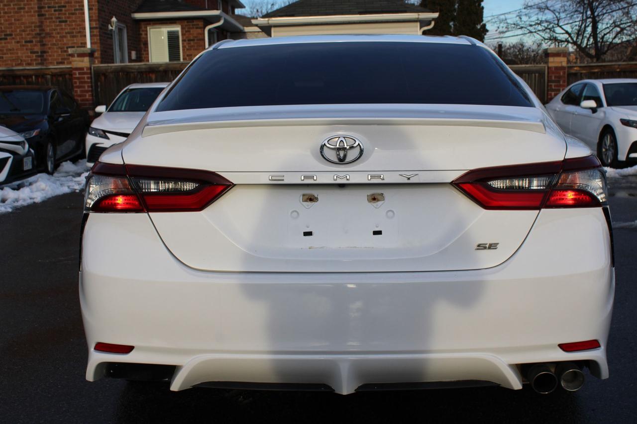 2021 Toyota Camry SE Photo