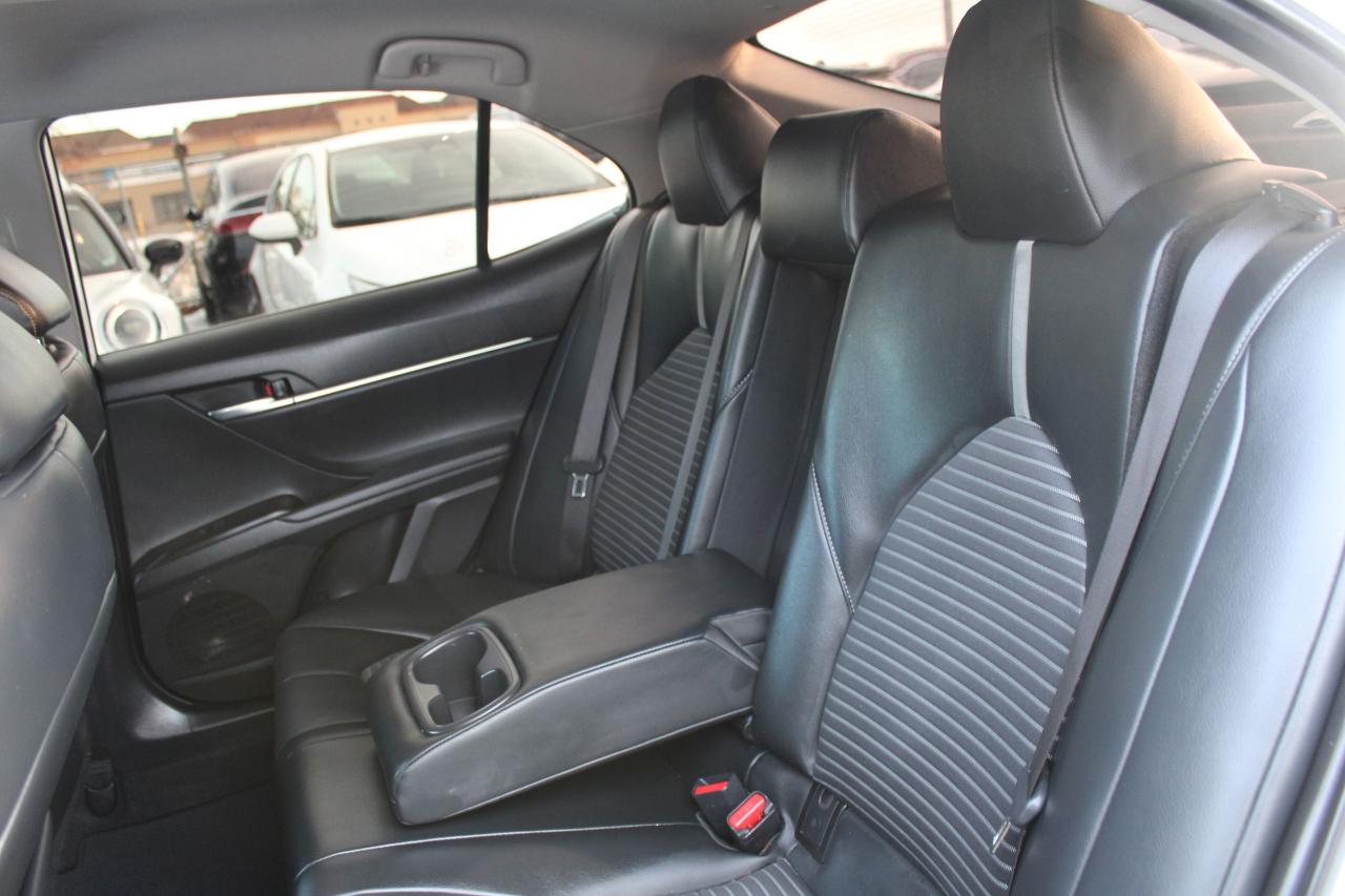 2021 Toyota Camry SE Photo