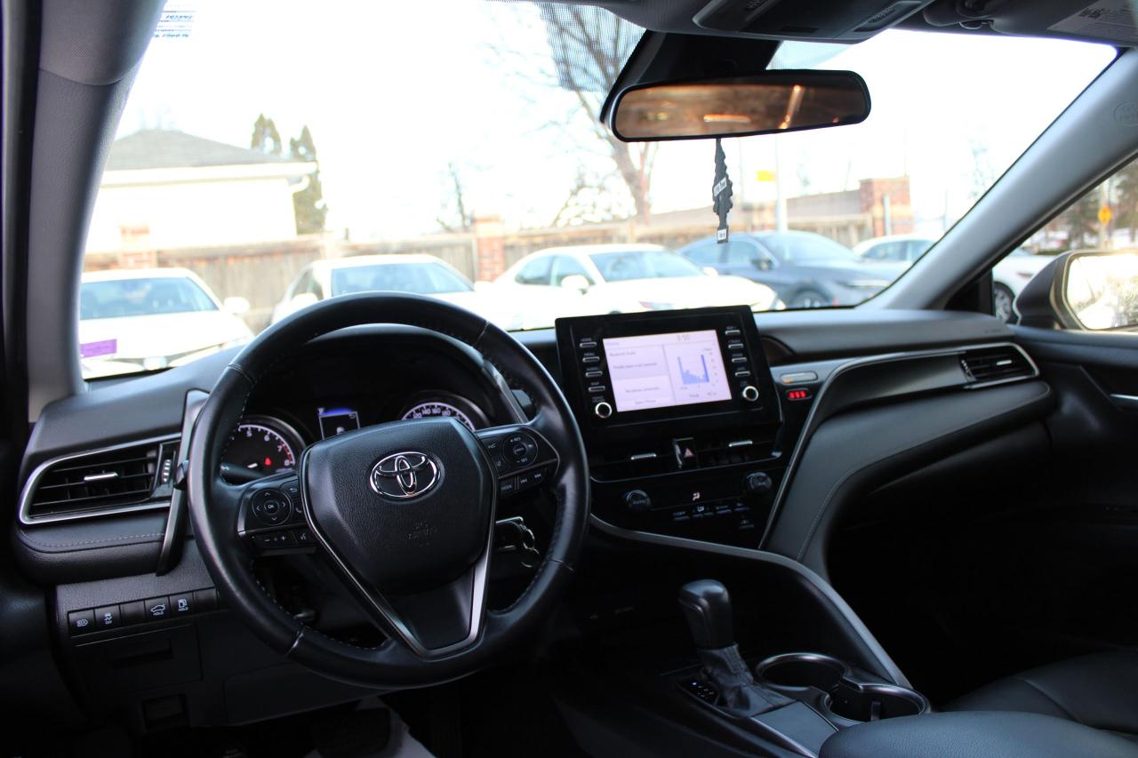 2021 Toyota Camry SE Photo