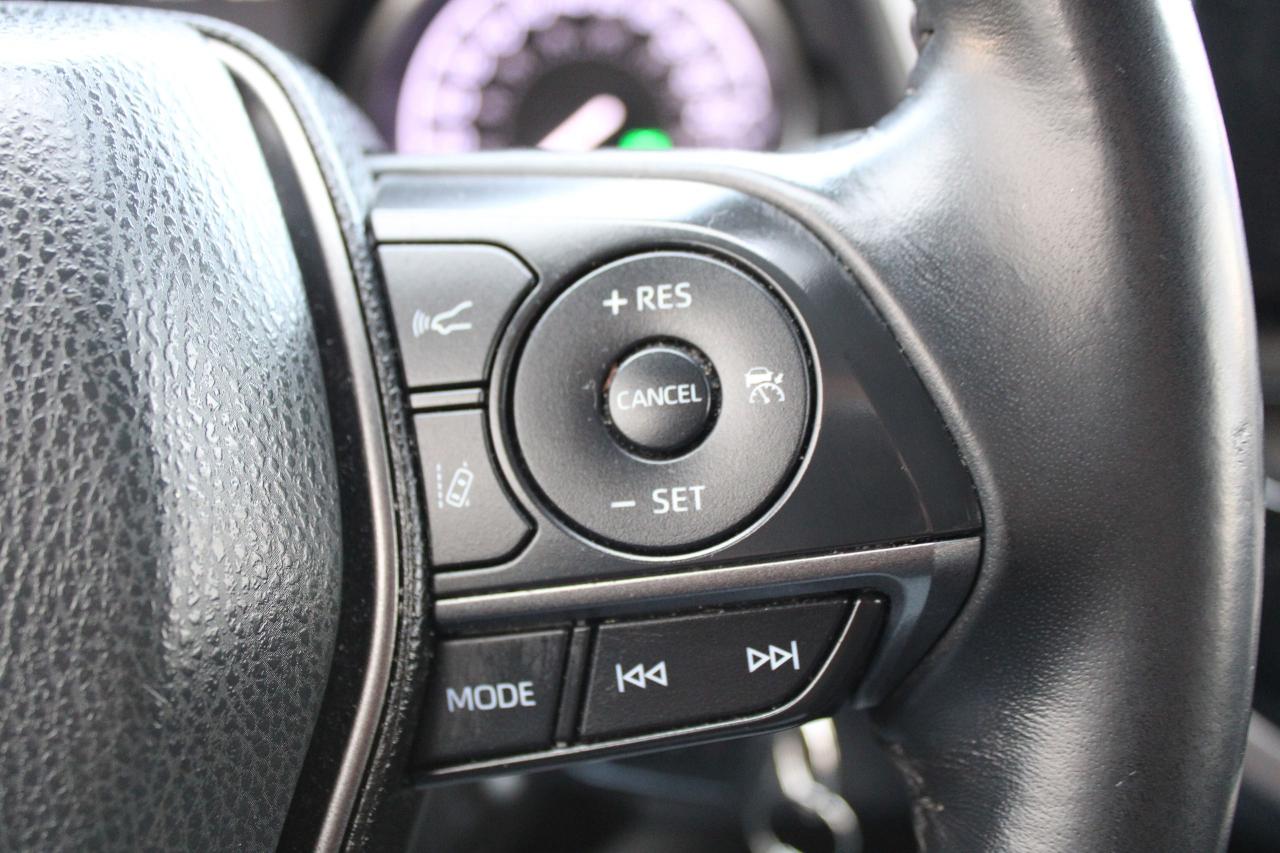 2021 Toyota Camry SE Photo