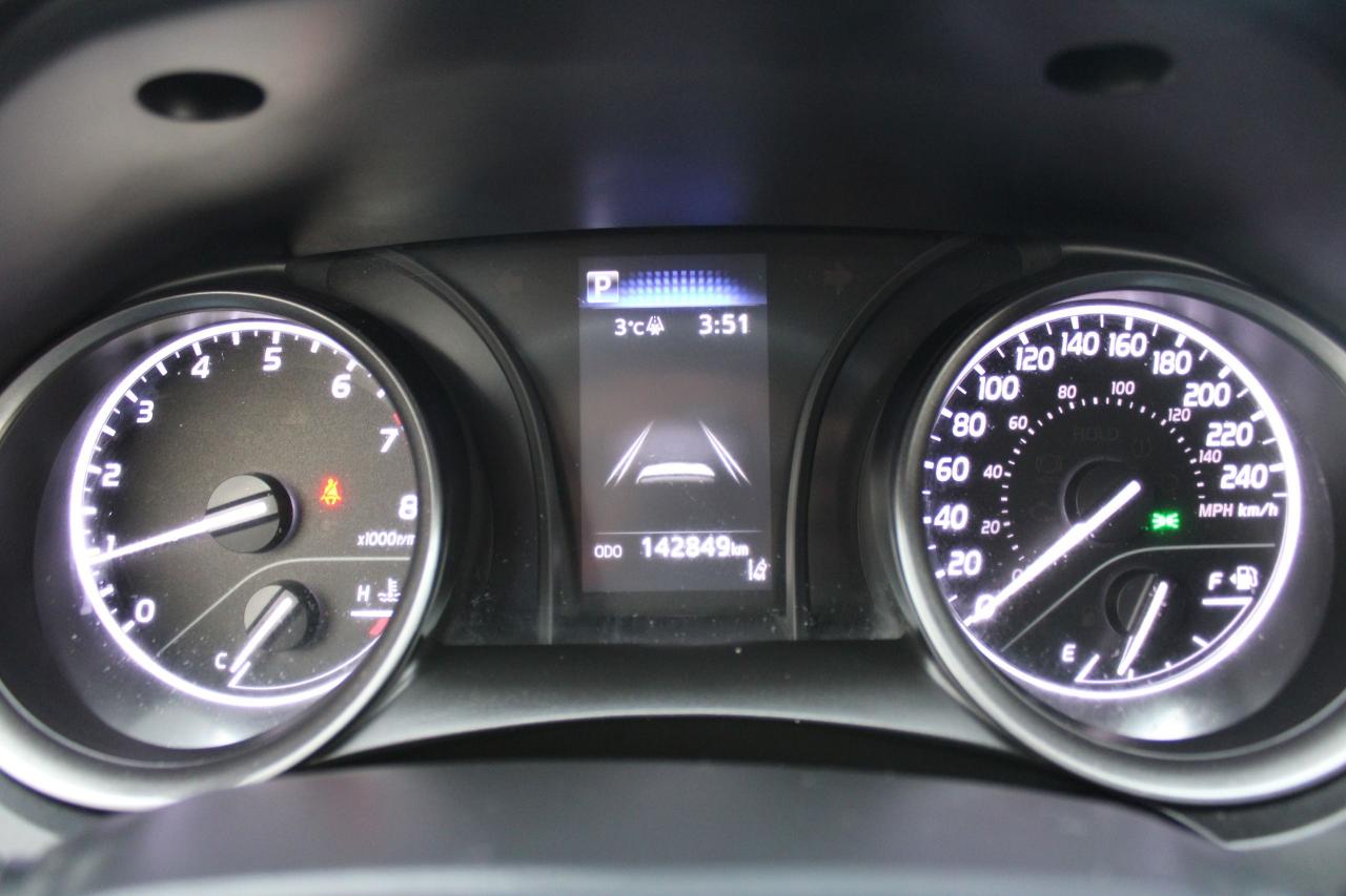 2021 Toyota Camry SE Photo