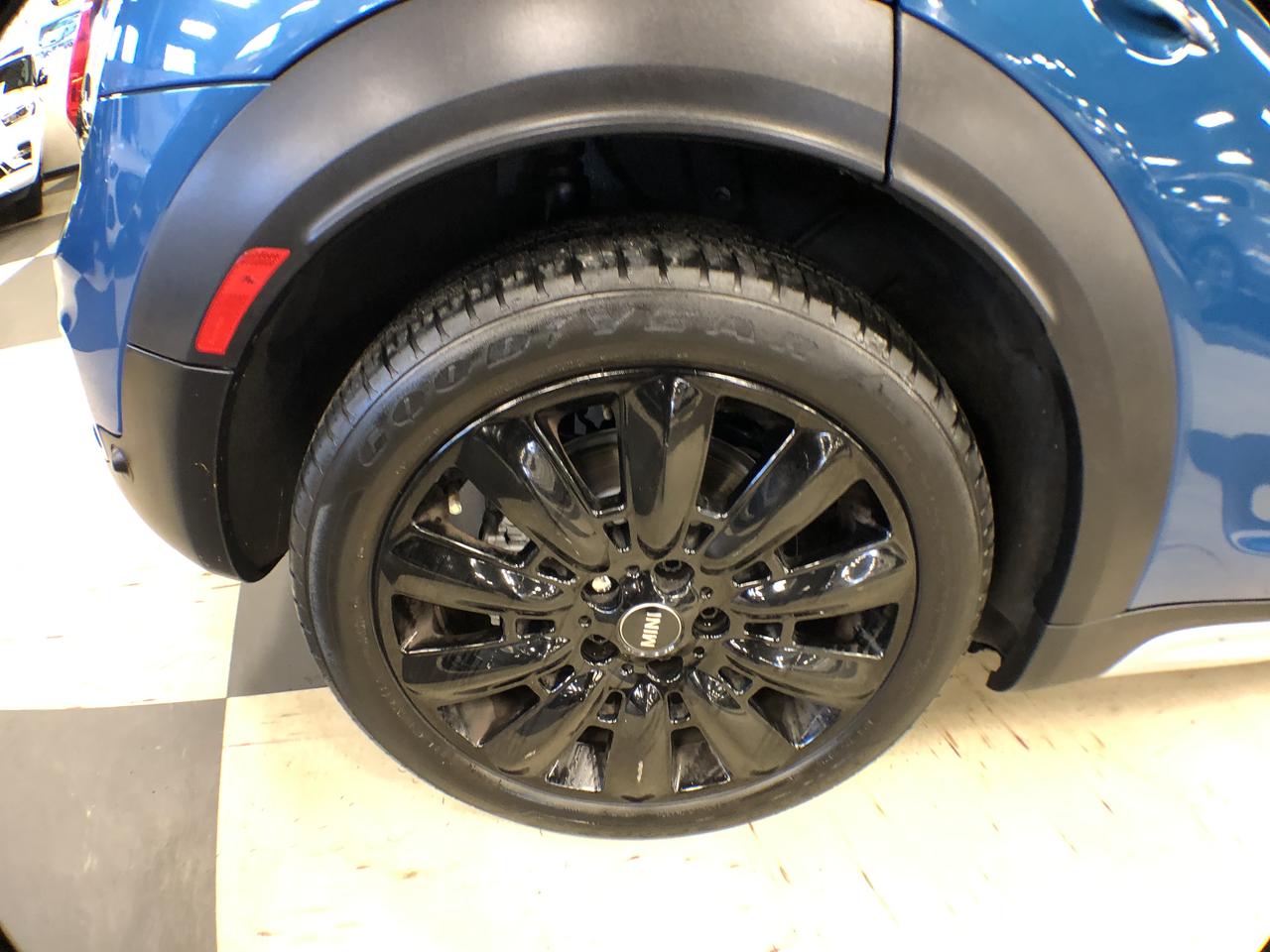 2018 MINI Cooper Countryman Cooper S AWD LEATHER PANO/ROOF B/SPOT REAR CAMERA Photo3