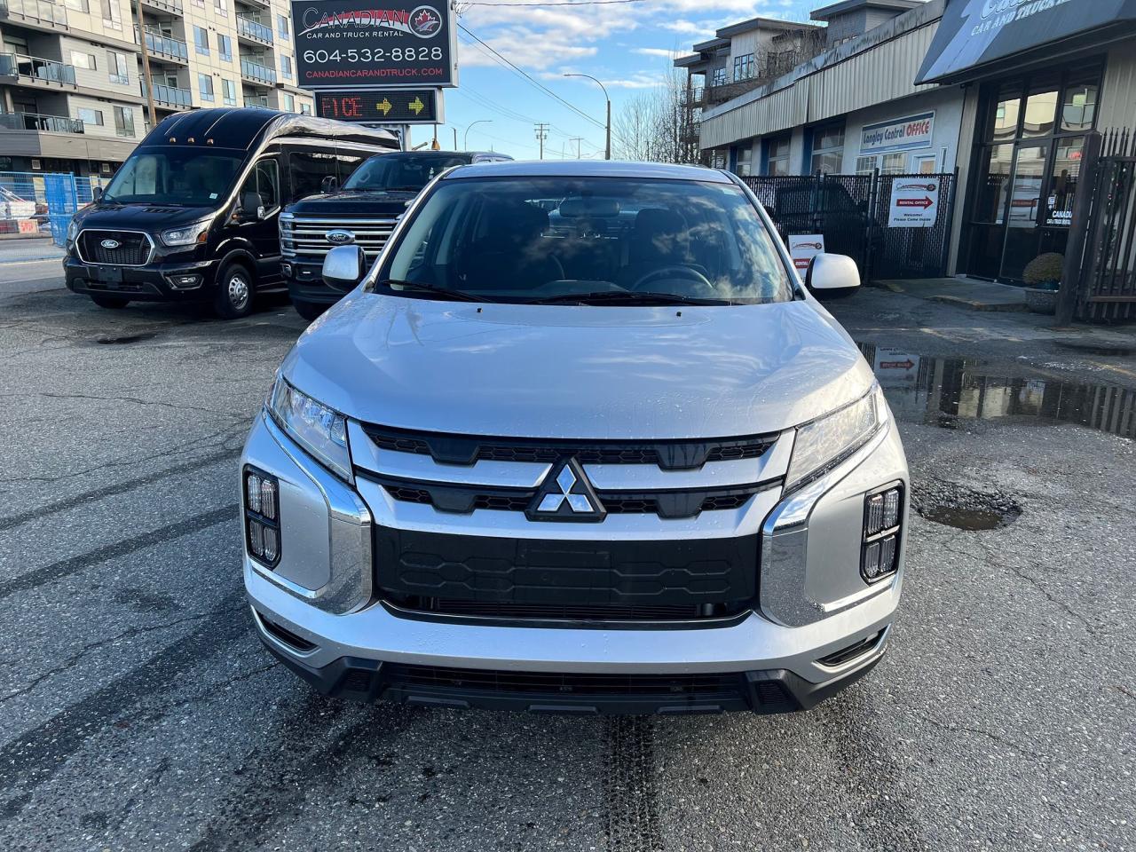 2025 Mitsubishi RVR ES Photo2