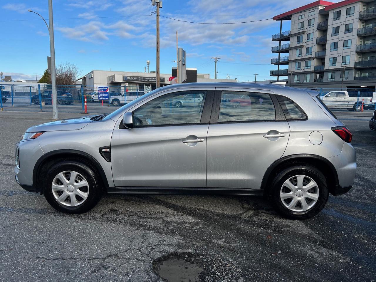 2025 Mitsubishi RVR ES Photo21