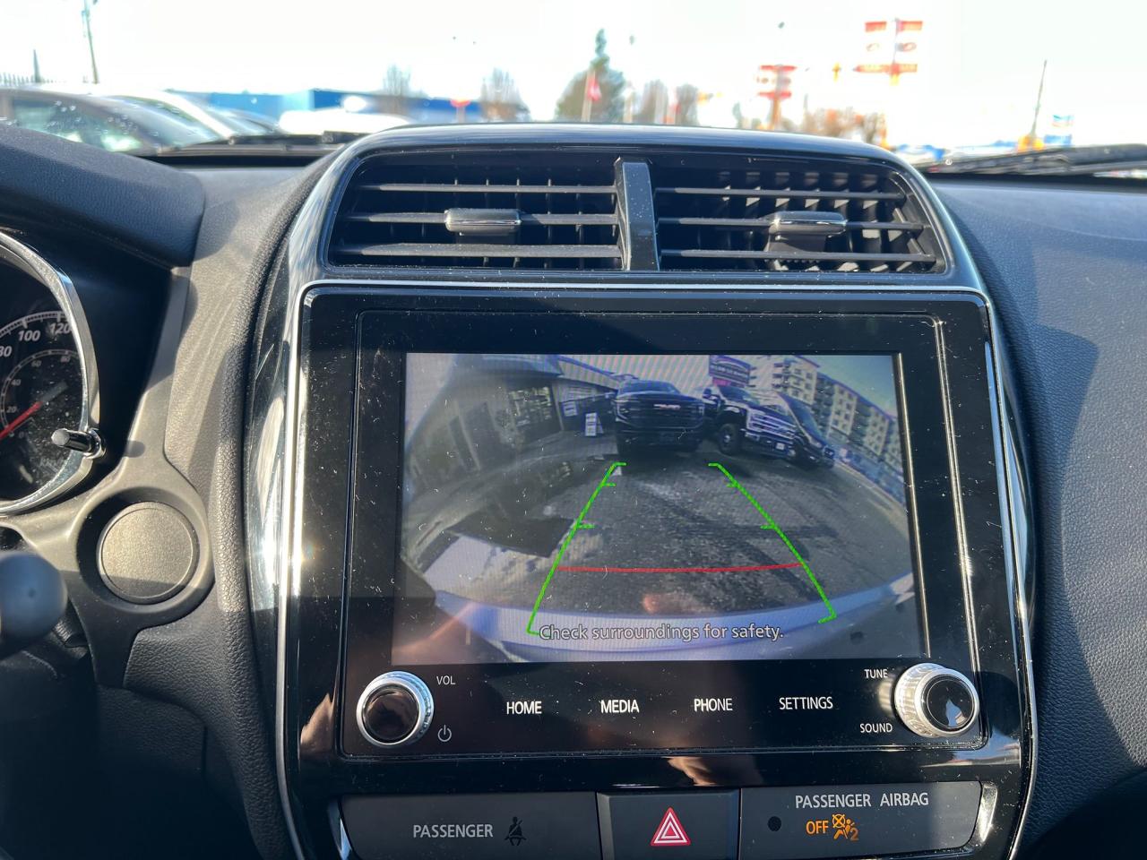 2025 Mitsubishi RVR ES Photo33