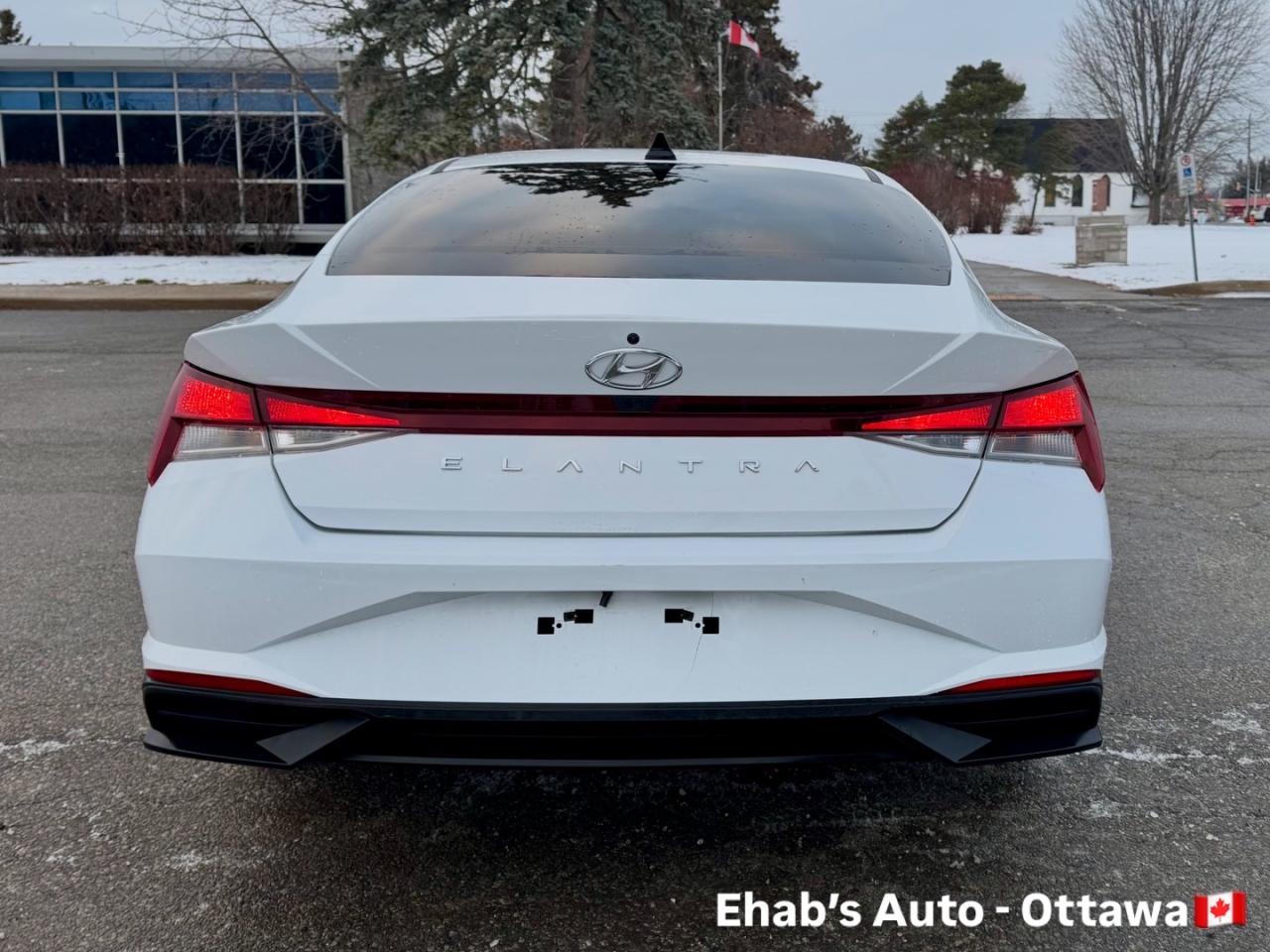 2021 Hyundai Elantra Preferred Sun & Tech pkg Photo