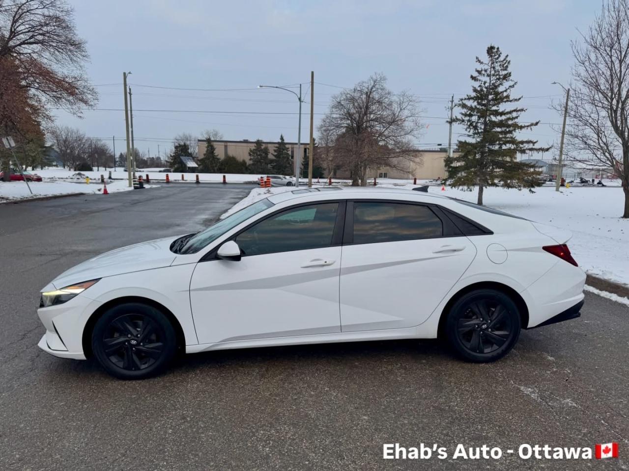 2021 Hyundai Elantra Preferred Sun & Tech pkg Photo