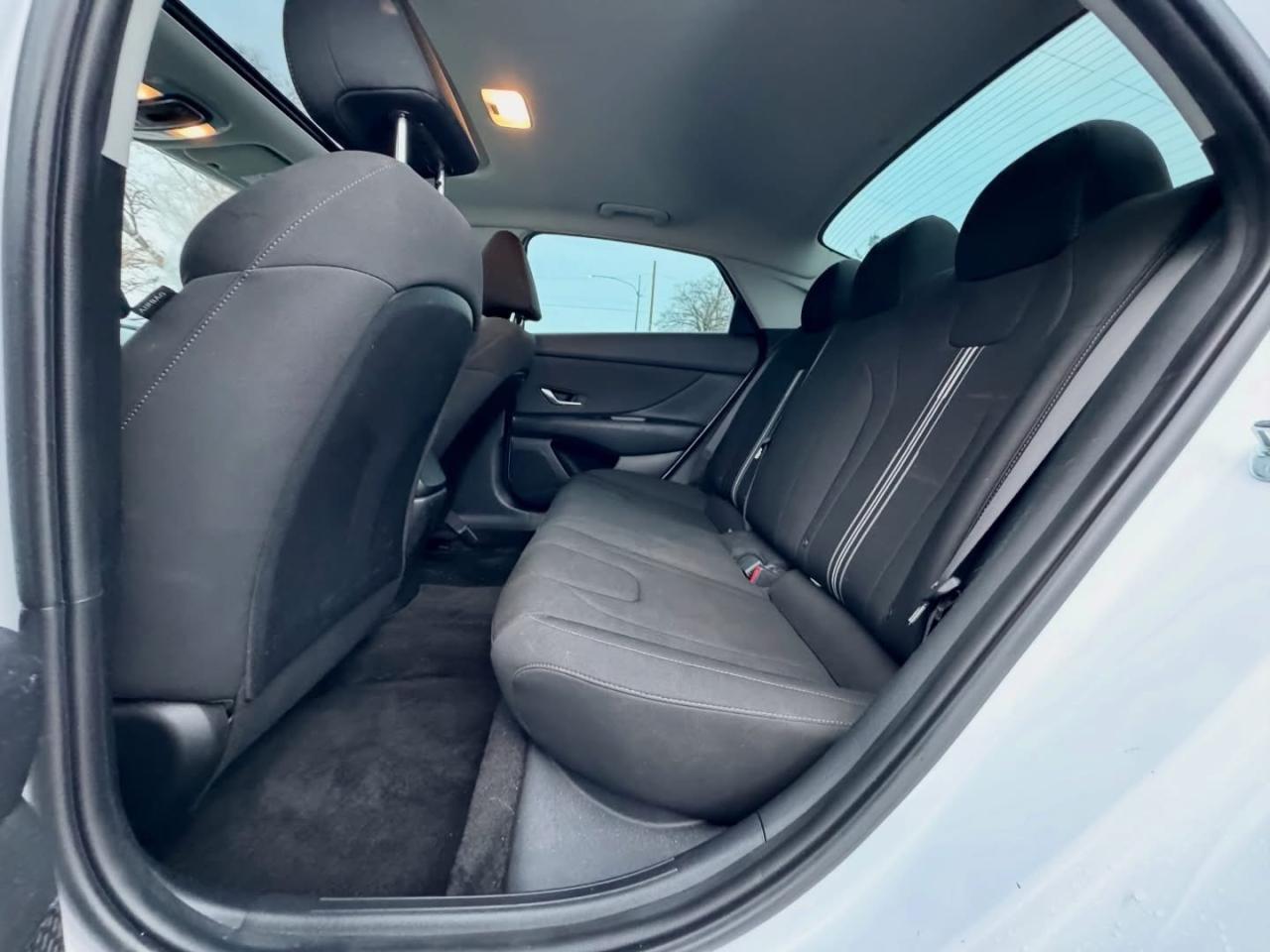 2021 Hyundai Elantra Preferred Sun & Tech pkg Photo