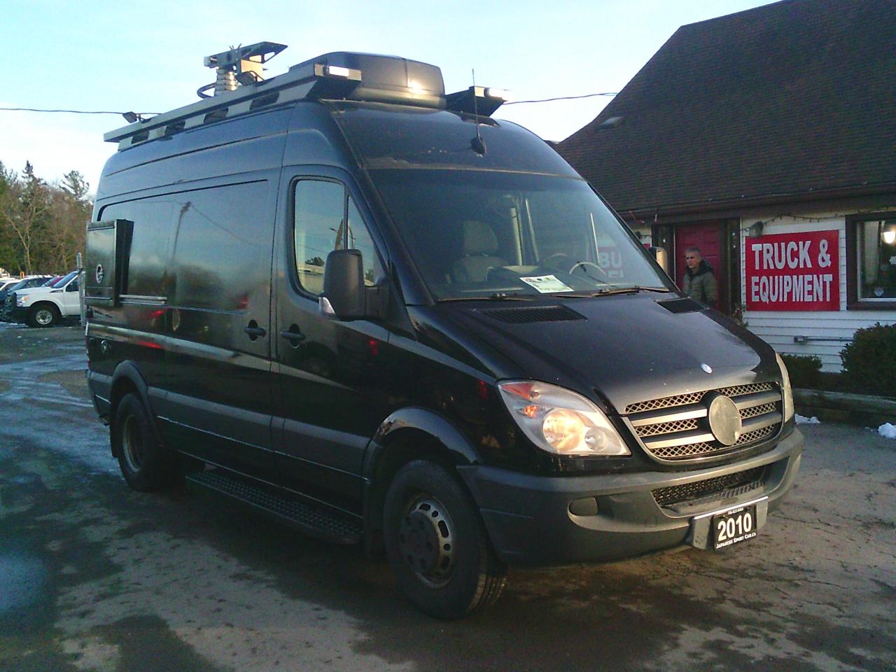 2010 Mercedes-Benz Sprinter 3500 144 Photo