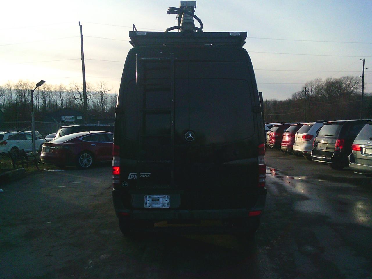 2010 Mercedes-Benz Sprinter 3500 144 Photo