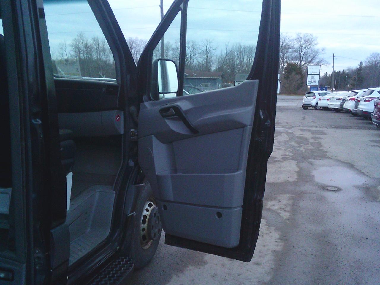 2010 Mercedes-Benz Sprinter 3500 144 Photo