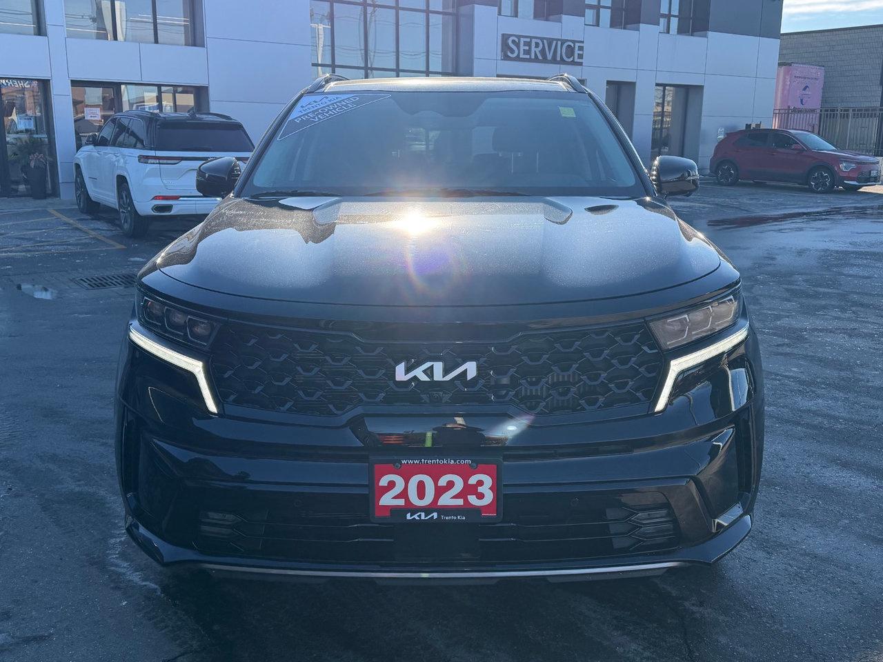 2023 Kia Sorento SX Pkg.   3,500lbs Towing Capacity   Low Km's Photo