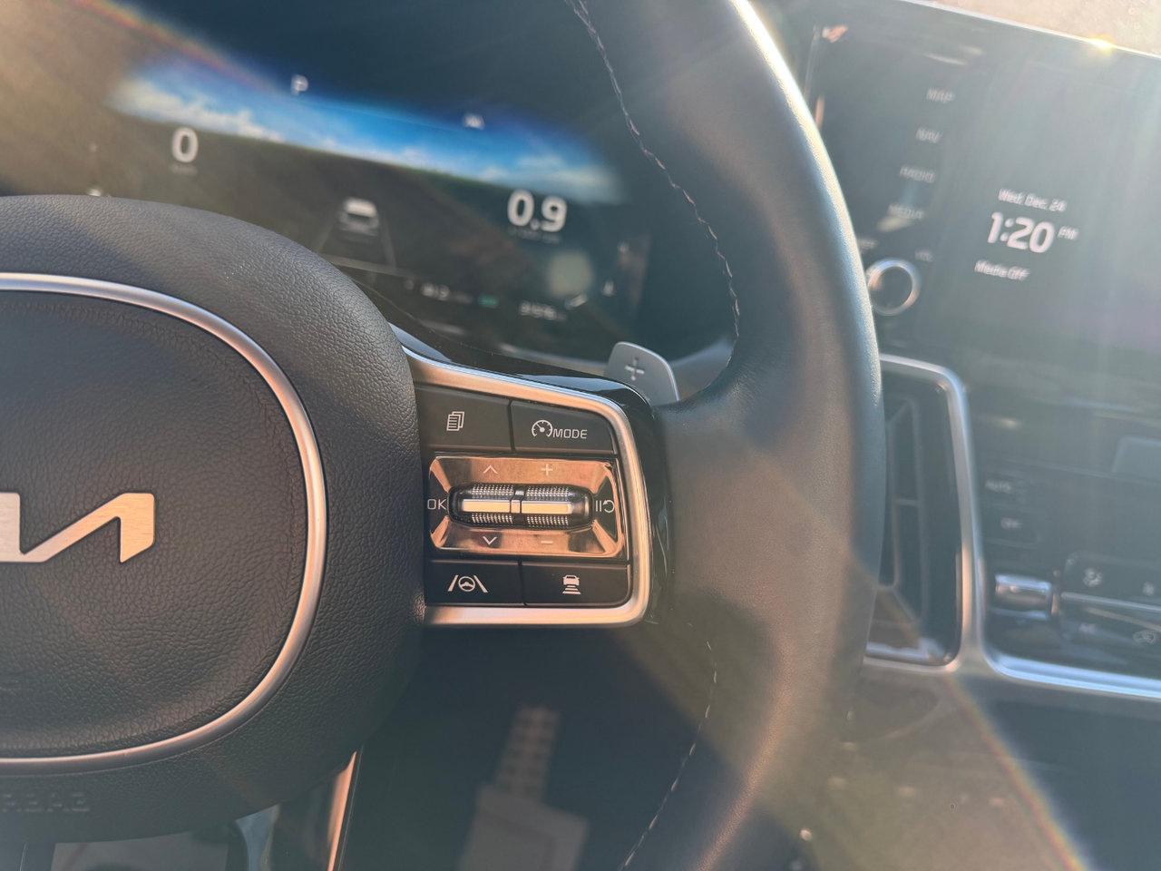 2023 Kia Sorento SX Pkg.   3,500lbs Towing Capacity   Low Km's Photo