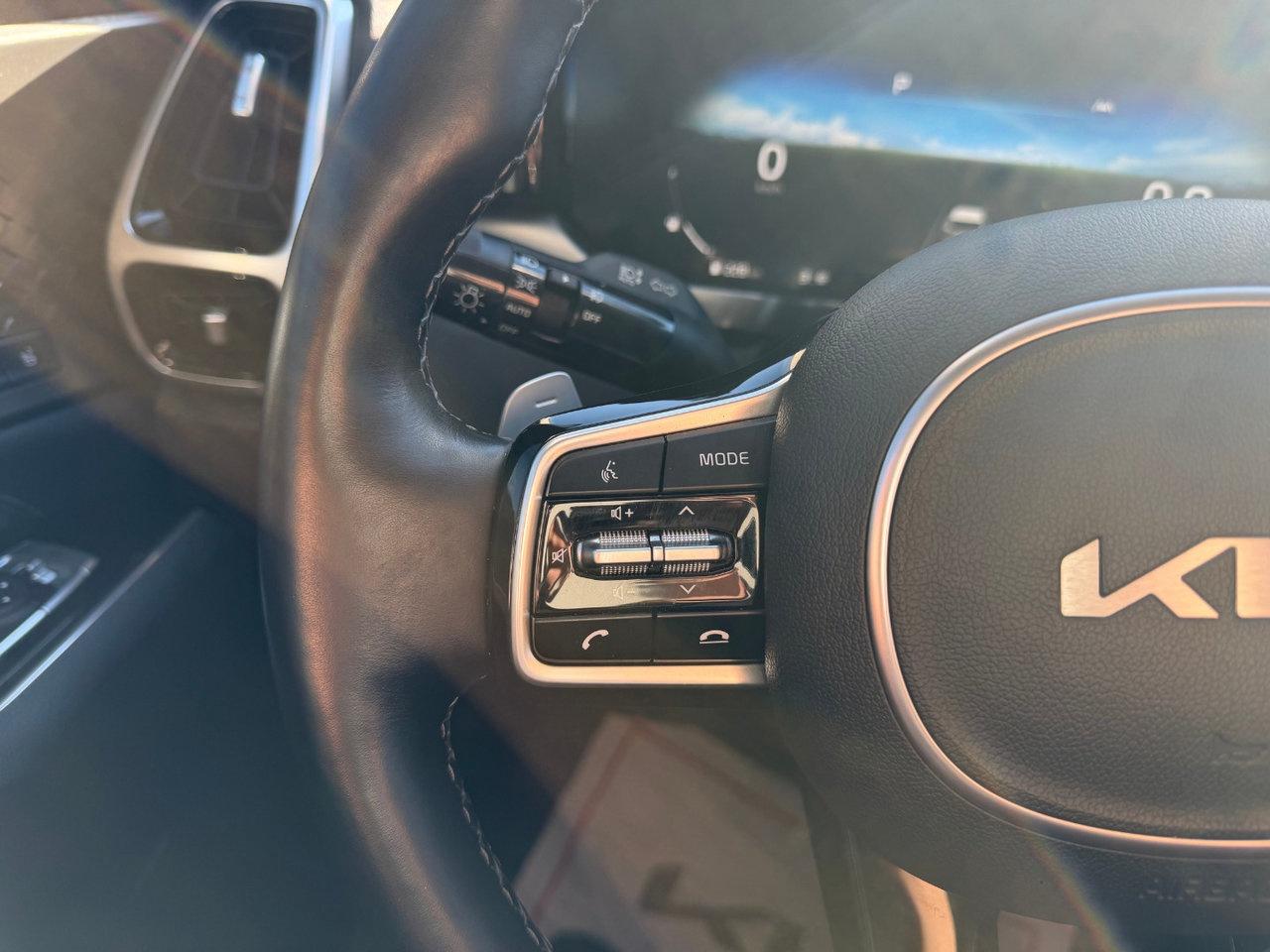 2023 Kia Sorento SX Pkg.   3,500lbs Towing Capacity   Low Km's Photo