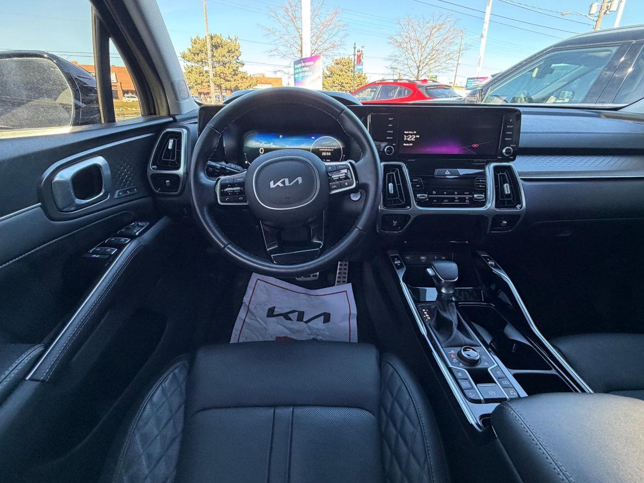 2023 Kia Sorento SX Pkg.   3,500lbs Towing Capacity   Low Km's Photo