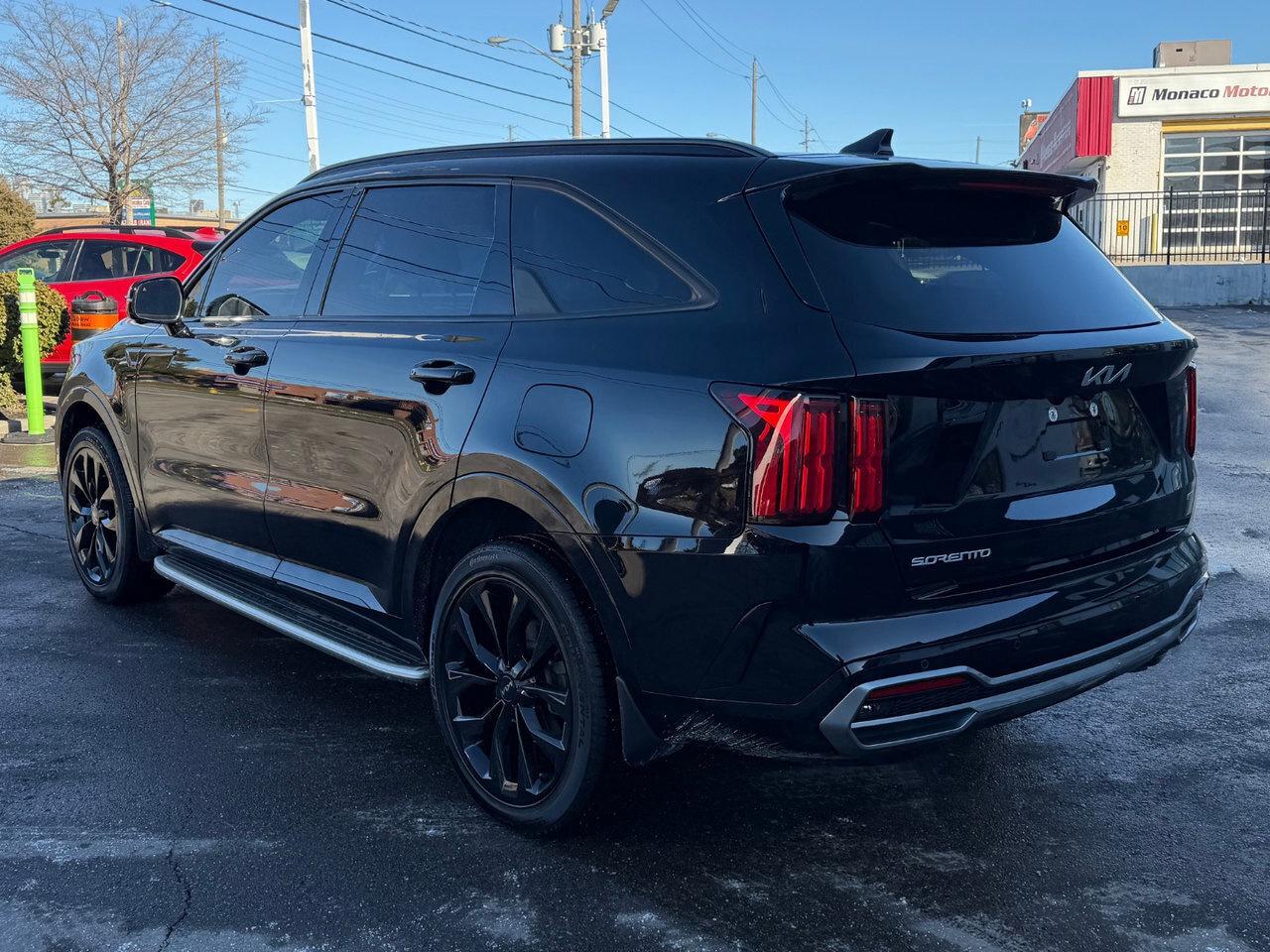 2023 Kia Sorento SX Pkg.   3,500lbs Towing Capacity   Low Km's Photo