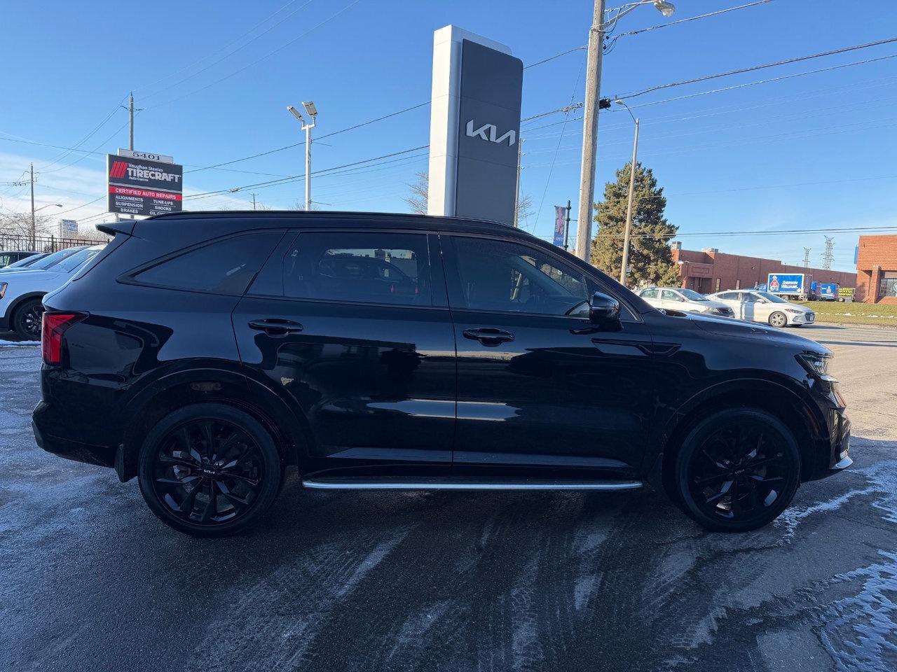 2023 Kia Sorento SX Pkg.   3,500lbs Towing Capacity   Low Km's Photo