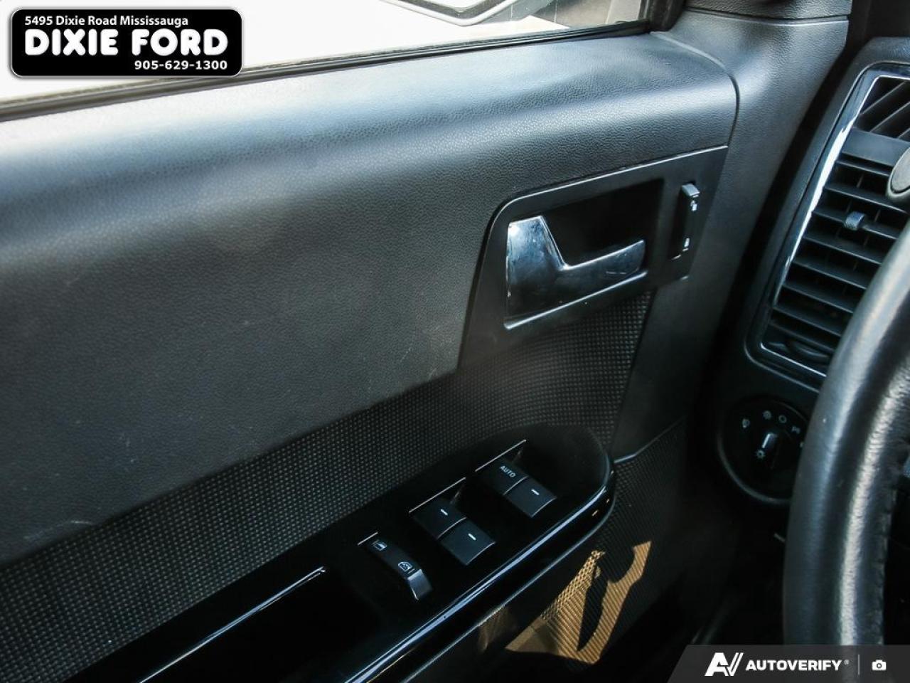 2011 Ford Escape Limited Photo