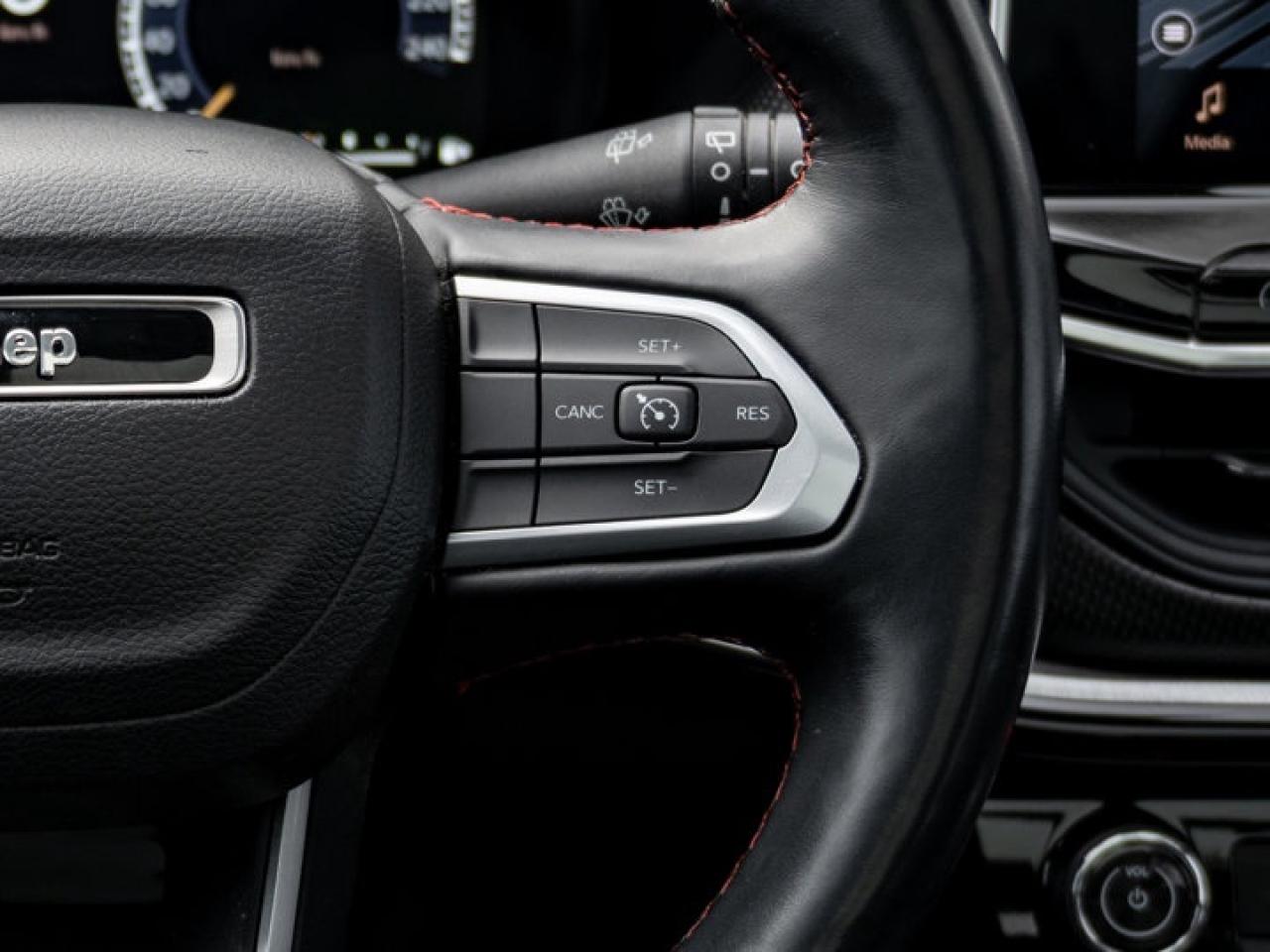 2022 Jeep Compass Trailhawk Photo