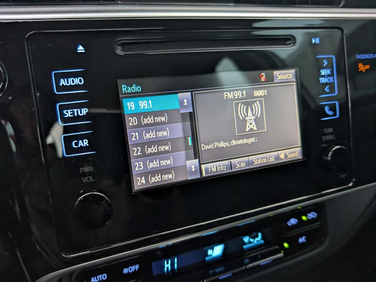 2018 Toyota Corolla LE -  HTD SEATS - TECH FEATURES