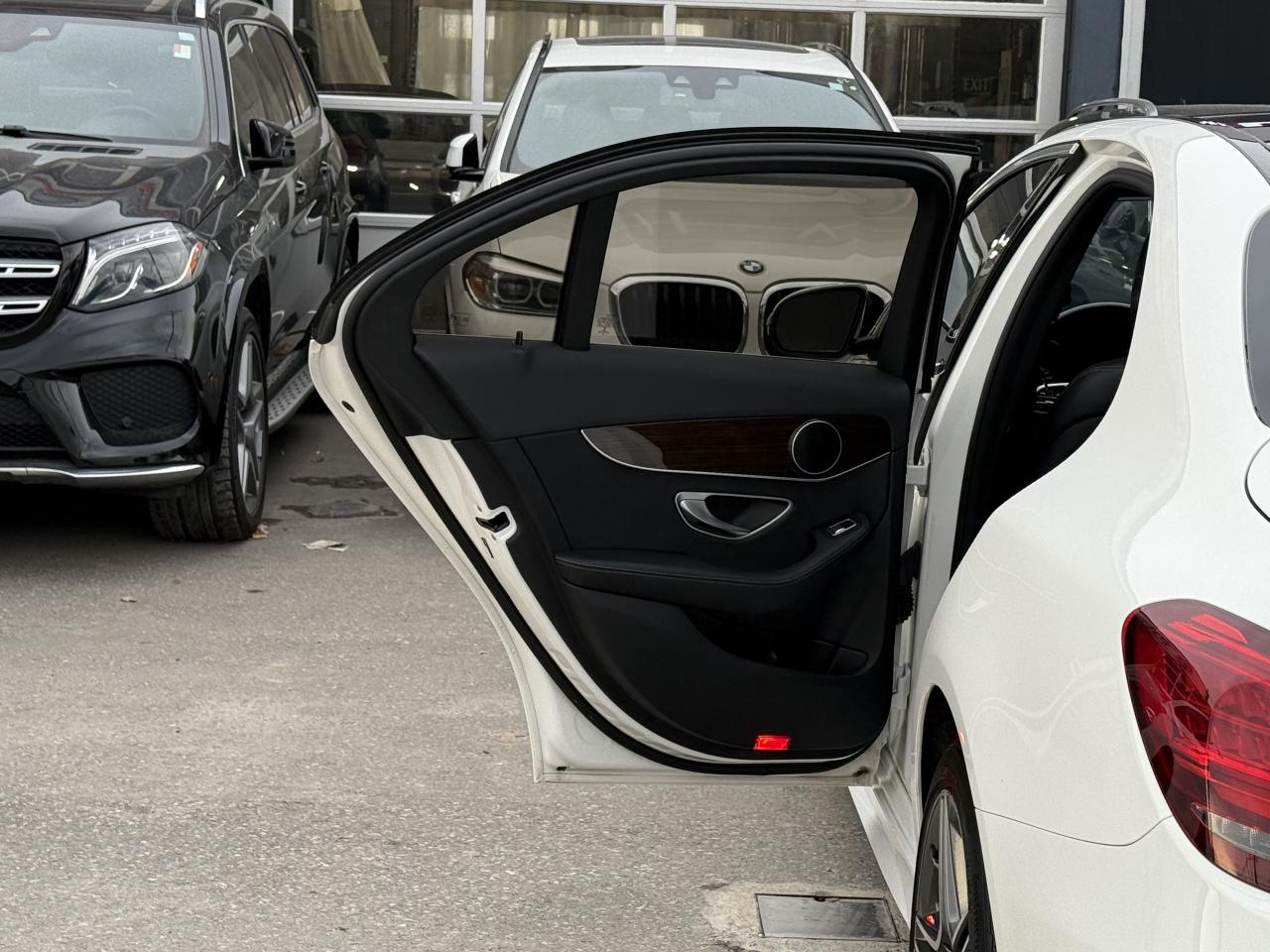 2019 Mercedes-Benz C-Class 300 //AMG PKG | PANO | 360 CAMERA | AMBIENT LIGHT Photo