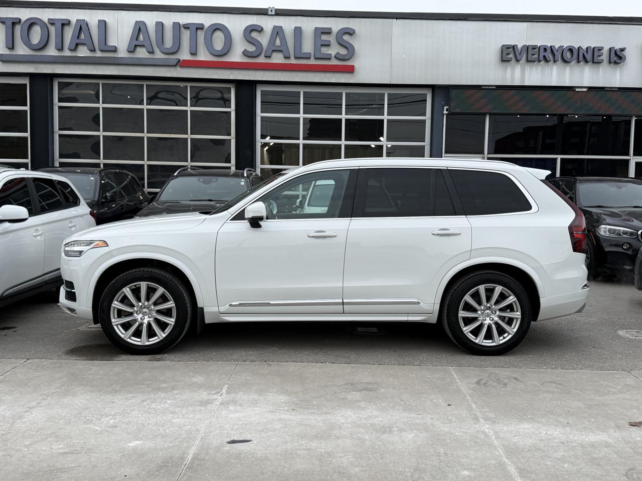 2017 Volvo XC90 T6 INSCRIPTION | PANO | BACK UP CAMERA | LOADED Photo