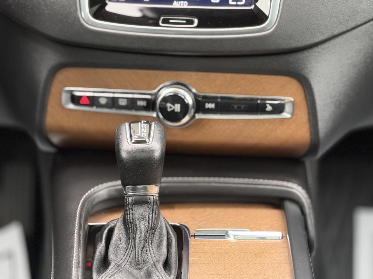 2017 Volvo XC90 T6 INSCRIPTION | PANO | BACK UP CAMERA | LOADED Photo