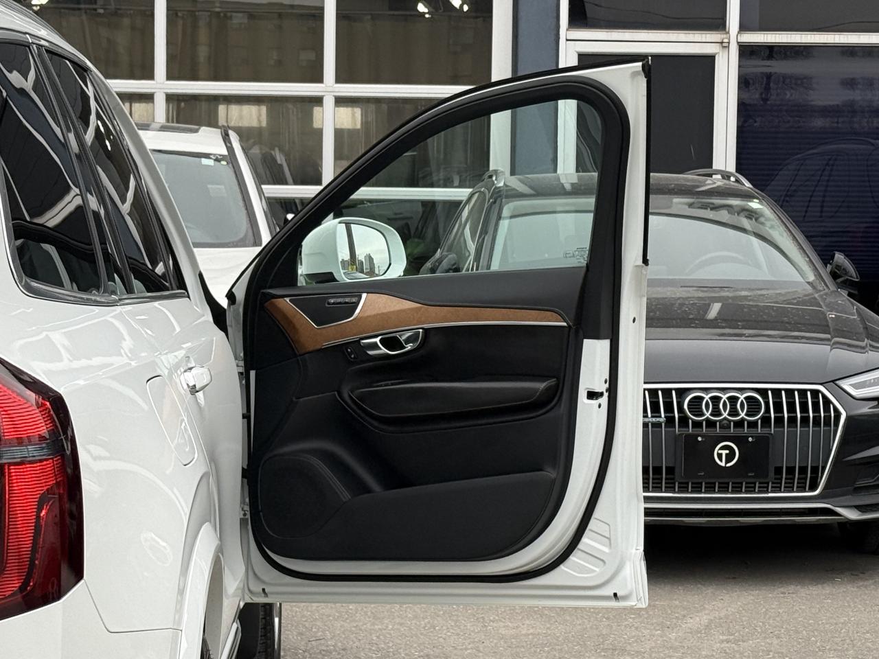 2017 Volvo XC90 T6 INSCRIPTION | PANO | BACK UP CAMERA | LOADED Photo