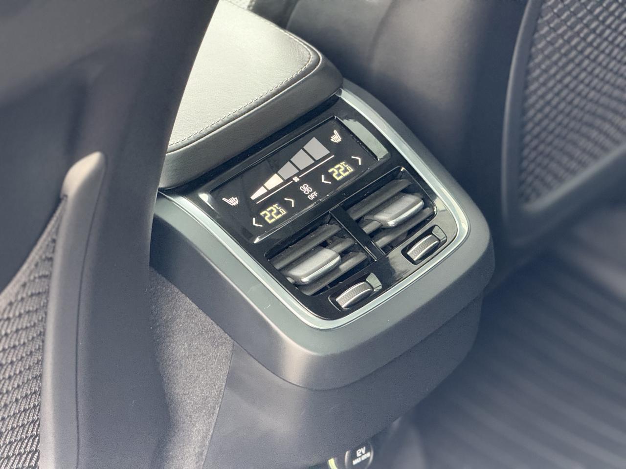 2017 Volvo XC90 T6 INSCRIPTION | PANO | BACK UP CAMERA | LOADED Photo