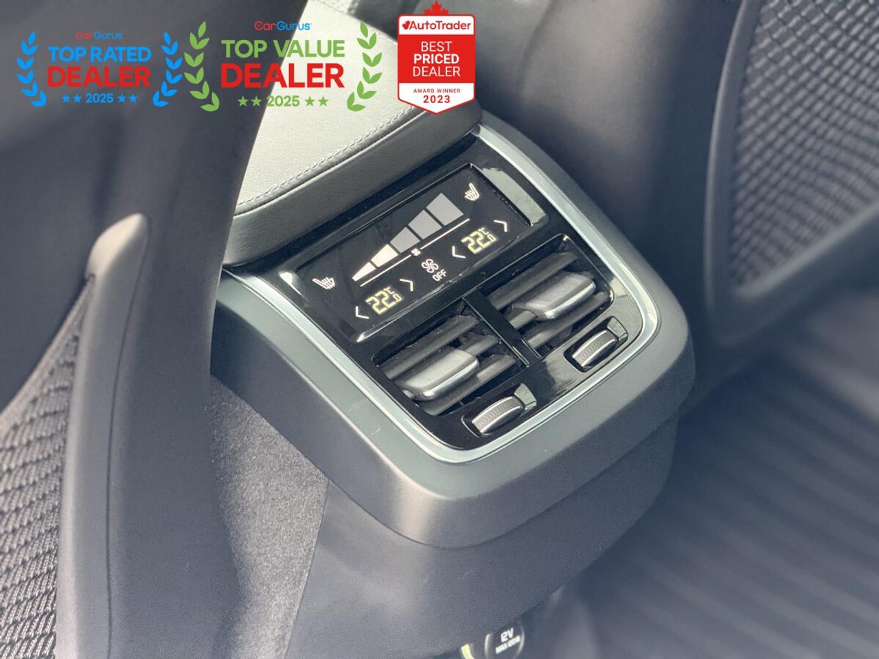 2017 Volvo XC90 T6 INSCRIPTION | PANO | BACK UP CAMERA | LOADED Photo