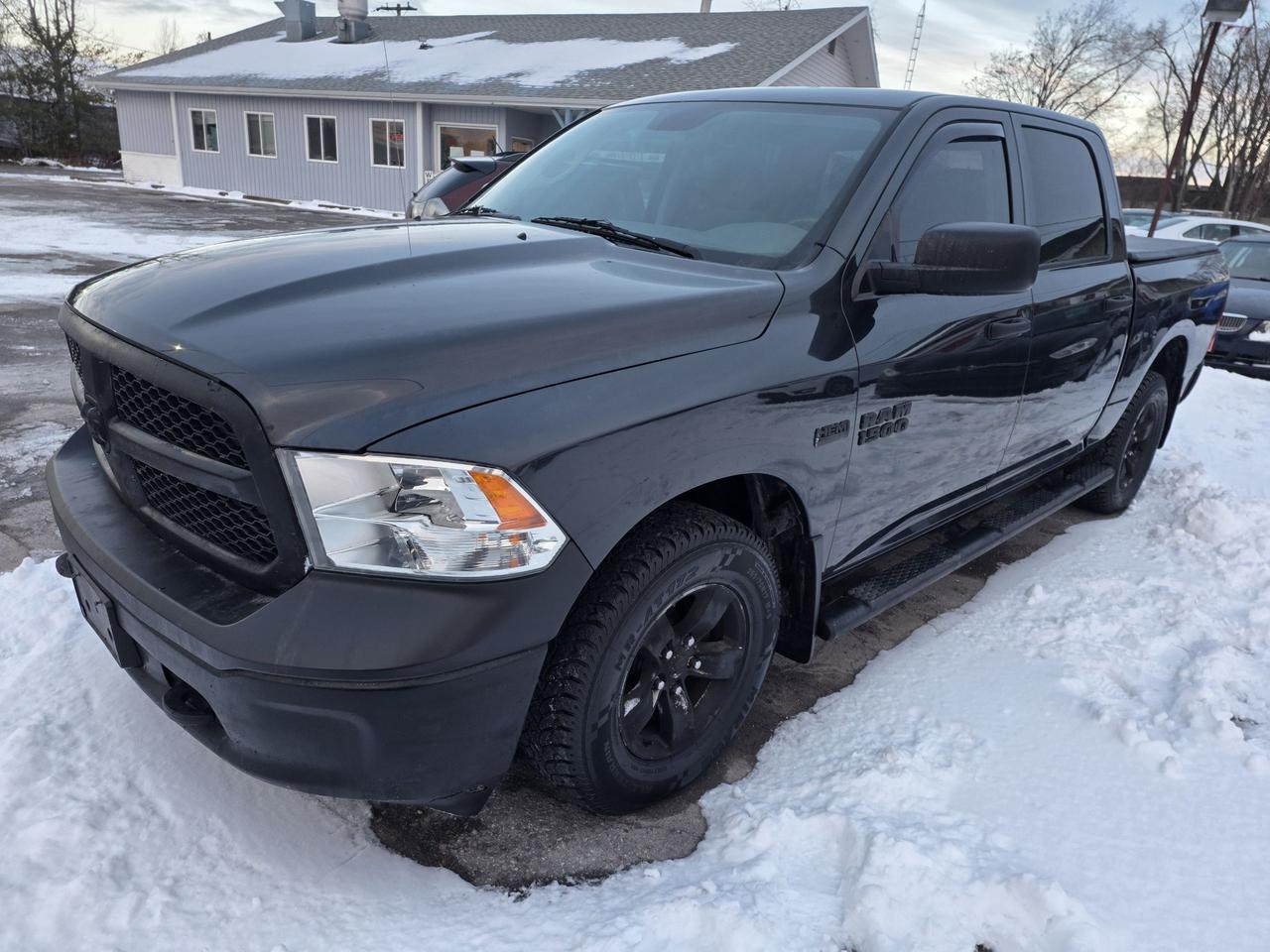 2014 RAM 1500 Crew Cab 4x4 With SAFETY Photo4