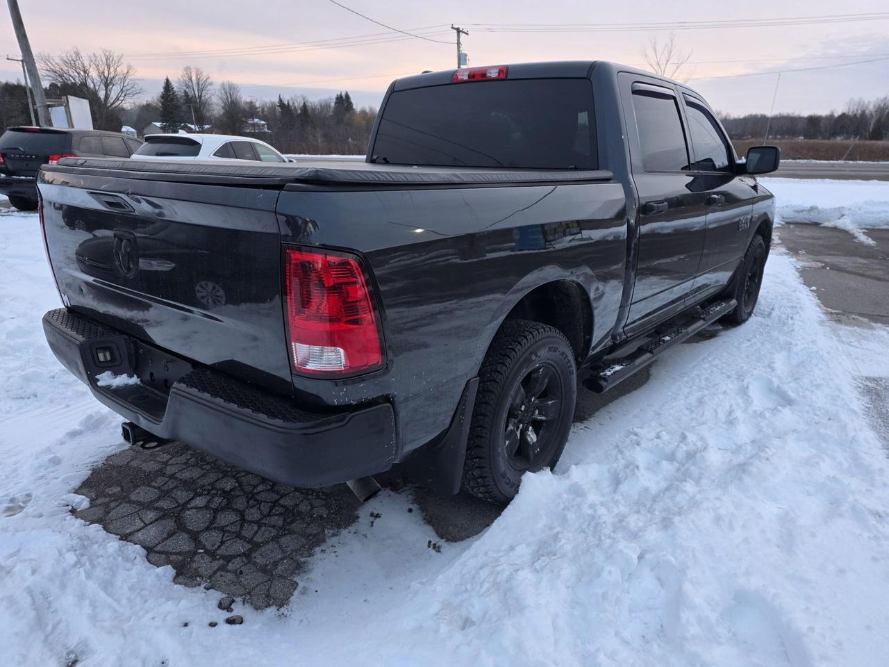 2014 RAM 1500 Crew Cab 4x4 With SAFETY Photo