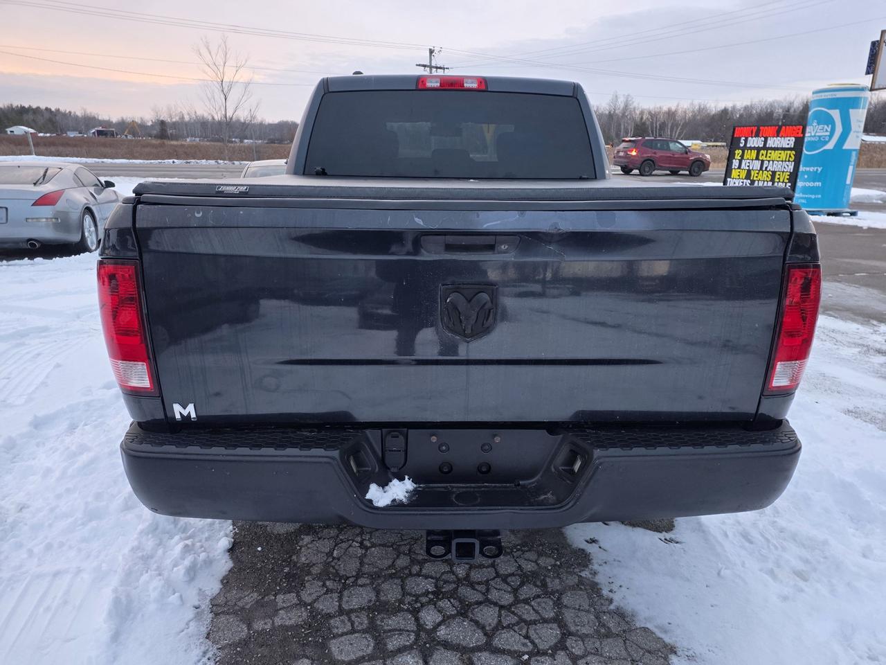 2014 RAM 1500 Crew Cab 4x4 With SAFETY Photo